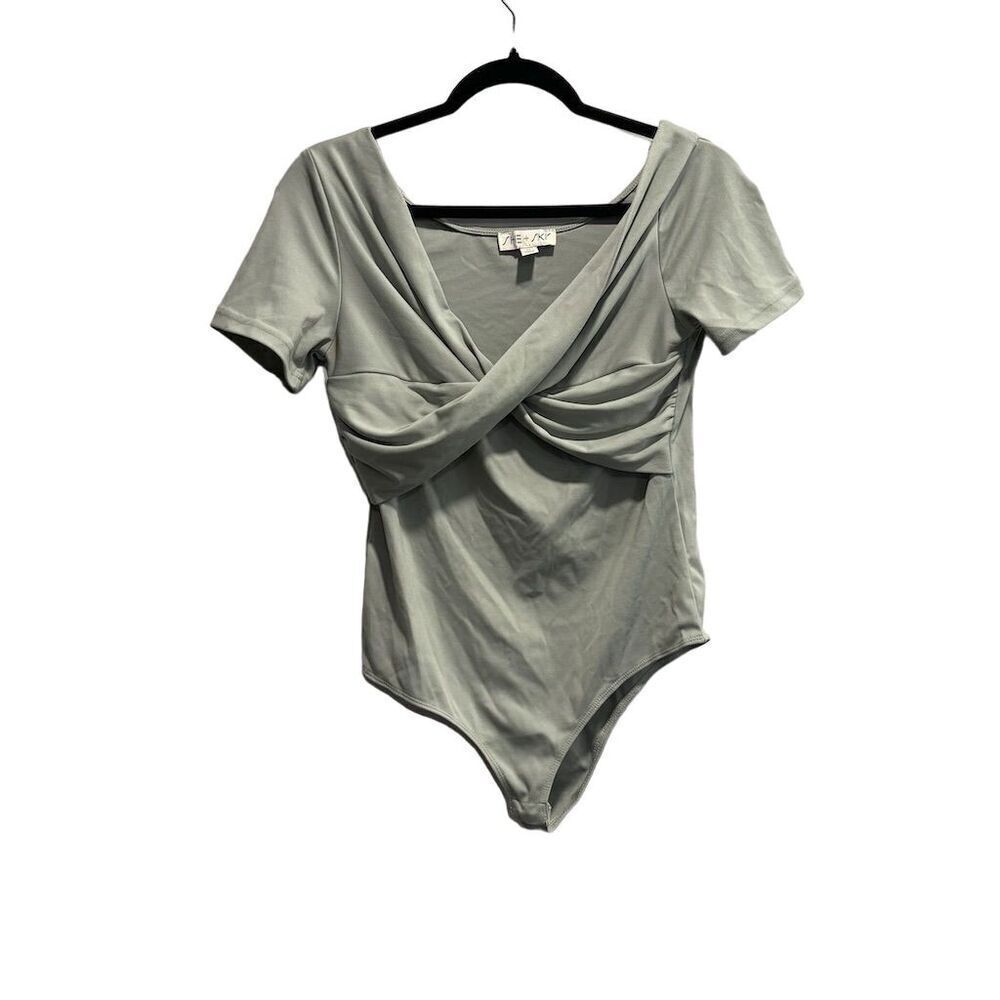 She + Sky Women's Off-Shoulder Bodysuit Size M Short Sleeve